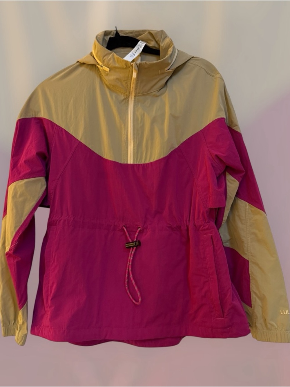 Lululemon Evergreen Anorak
Prosecco / Ripened Raspberry - Picture 5 of 9